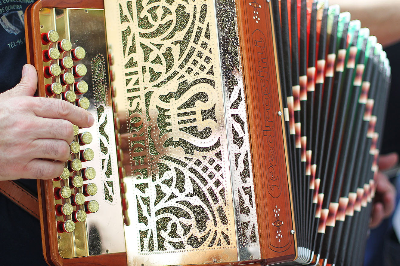 Concertinas inspiram desfile de moda em Viana do Castelo